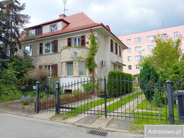 dom wolnostojący, 4 pokoje Nysa, ul. Żwirki i Wigury. Zdjęcie 1