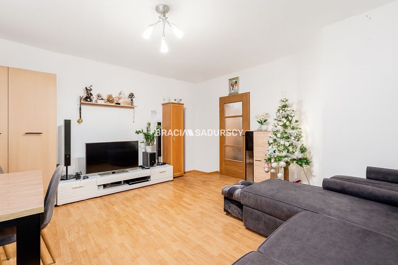 Mieszkanie 2-pokojowe Kraków Czyżyny, os. Dywizjonu 303. Zdjęcie 2