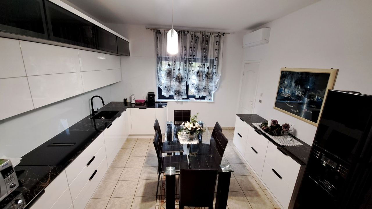 dom wolnostojący, 5 pokoi Bolesławiec, ul. Różana. Zdjęcie 12