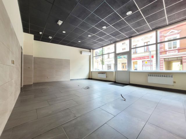 Lokal Mrągowo Centrum, ul. Królewiecka. Zdjęcie 1