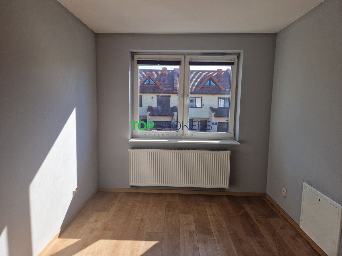 dom szeregowy, 9 pokoi Ząbki. Zdjęcie 6