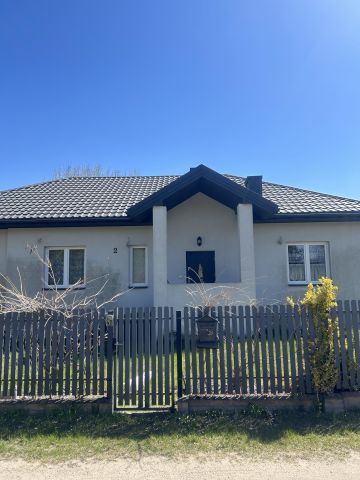 dom wolnostojący, 3 pokoje Błaziny Dolne. Zdjęcie 1