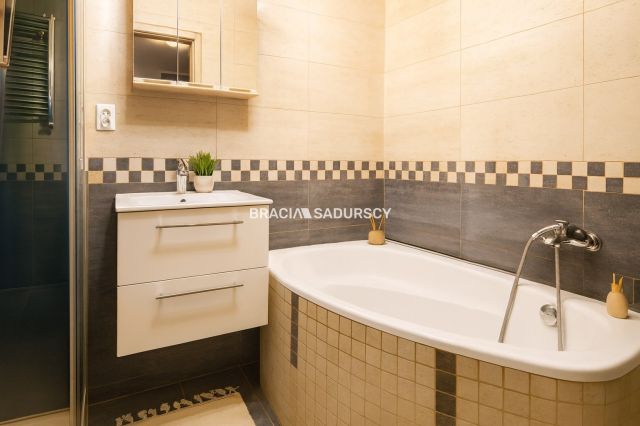 Mieszkanie 3-pokojowe Kraków Kurdwanów, ul. Marii i Bolesława Wysłouchów. Zdjęcie 12