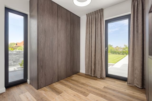 dom wolnostojący, 8 pokoi Gniezno. Zdjęcie 31