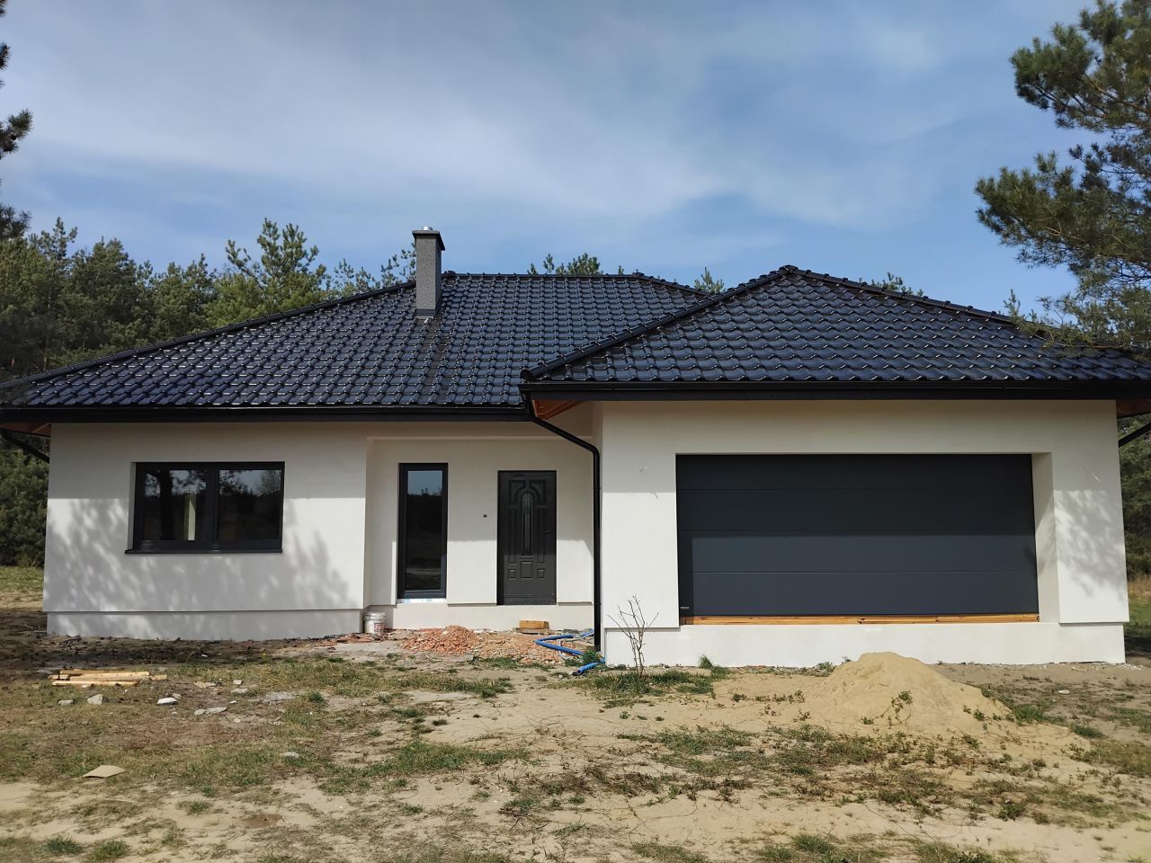 dom wolnostojący, 4 pokoje Grabieniec. Zdjęcie 3