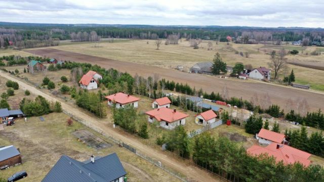 dom wolnostojący, 4 pokoje Piasutno Żelazne. Zdjęcie 1