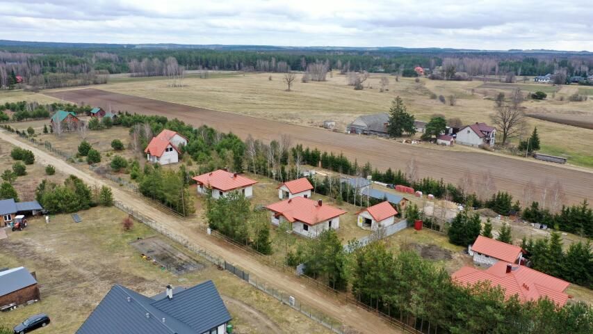 dom wolnostojący, 4 pokoje Piasutno Żelazne. Zdjęcie 1