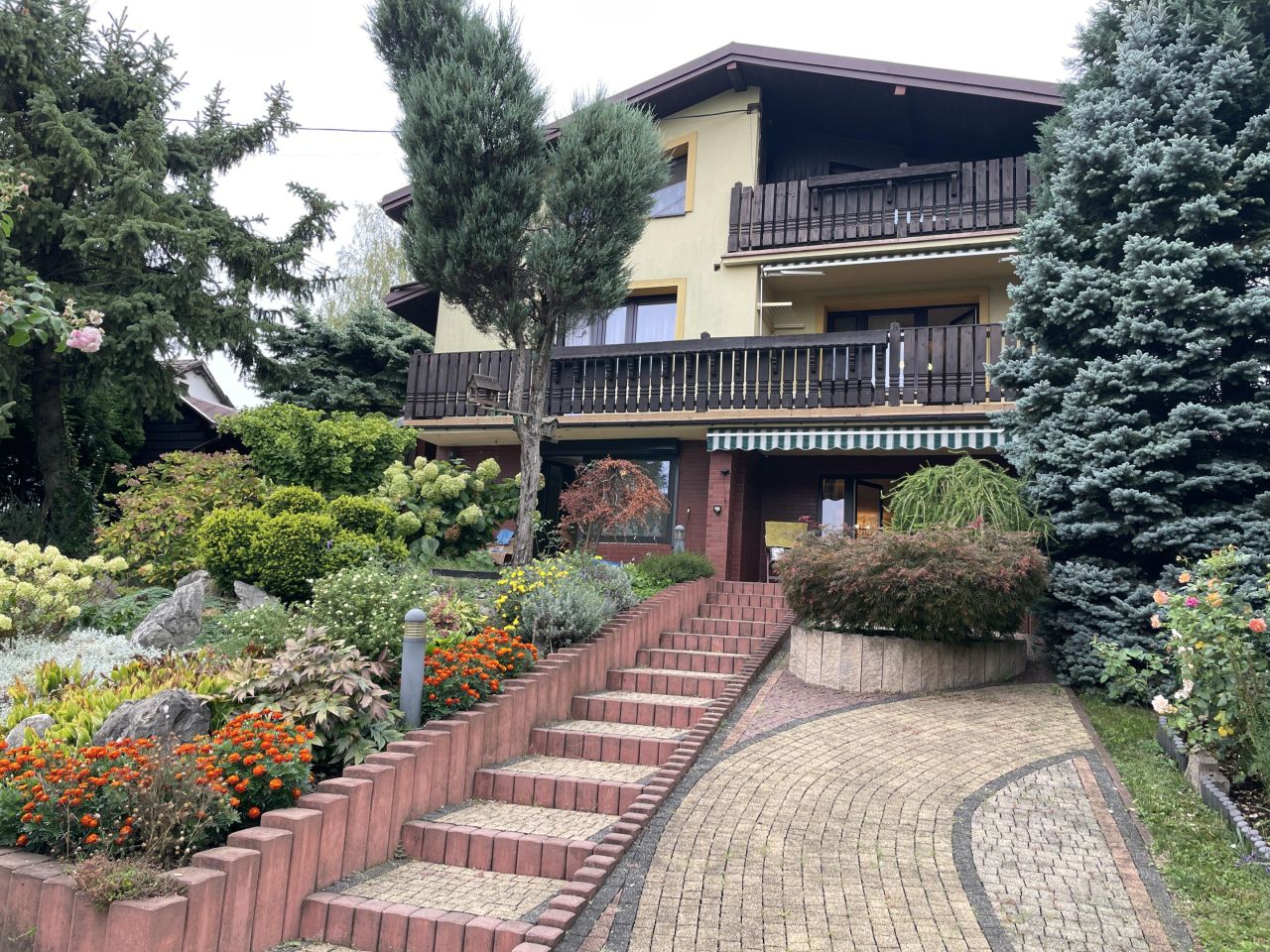 dom wolnostojący, 9 pokoi Dzięgielów, Wielodroga. Zdjęcie 1