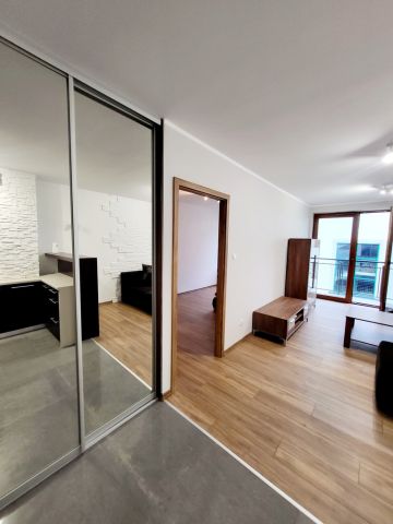 Mieszkanie 2-pokojowe Kraków Bieżanów, ul. Henryka i Karola Czeczów. Zdjęcie 1