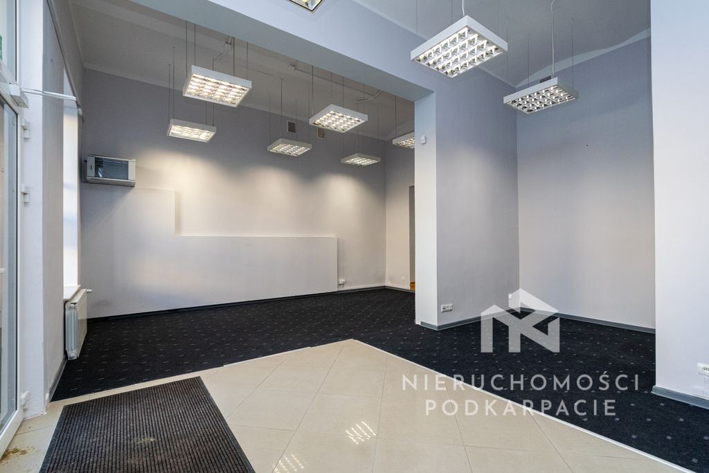 Lokal Rzeszów, al. Józefa Piłsudskiego. Zdjęcie 9