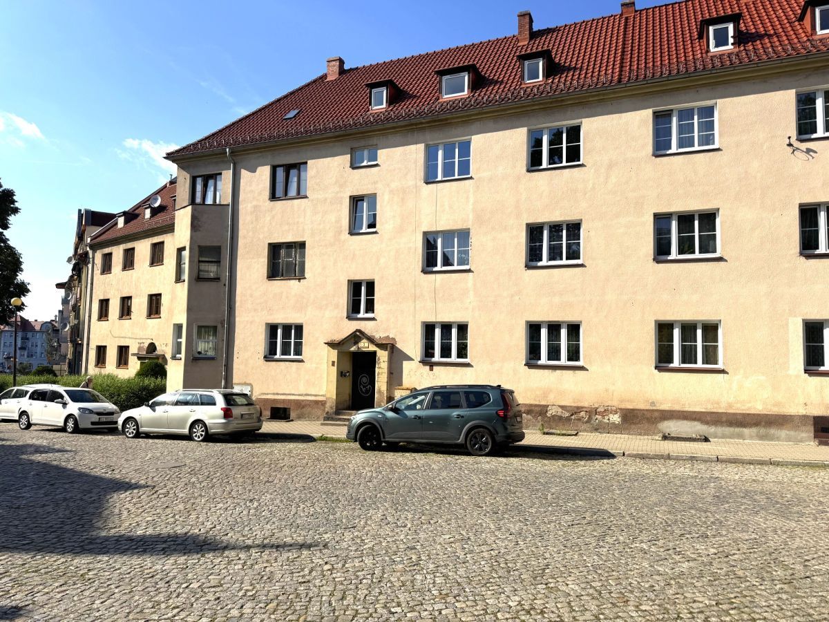 Mieszkanie 3-pokojowe Jelenia Góra, ul. Jana Kochanowskiego. Zdjęcie 2