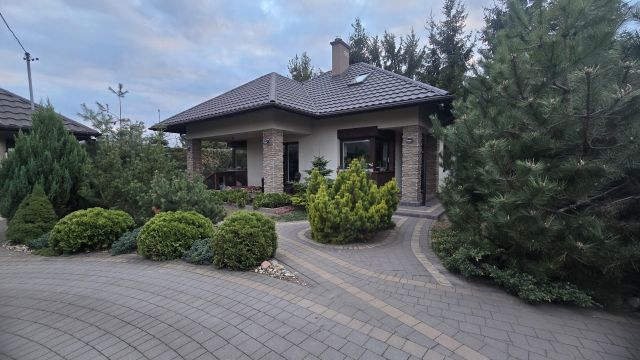 dom wolnostojący, 3 pokoje Stalowa Wola Posanie, ul. Mostowa. Zdjęcie 1