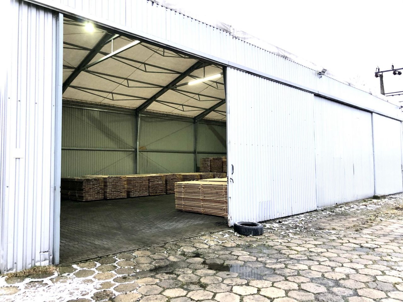 Hala/magazyn Lwówek. Zdjęcie 6