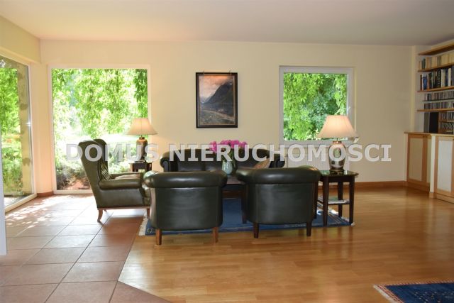 dom wolnostojący, 10 pokoi Ewcin. Zdjęcie 9