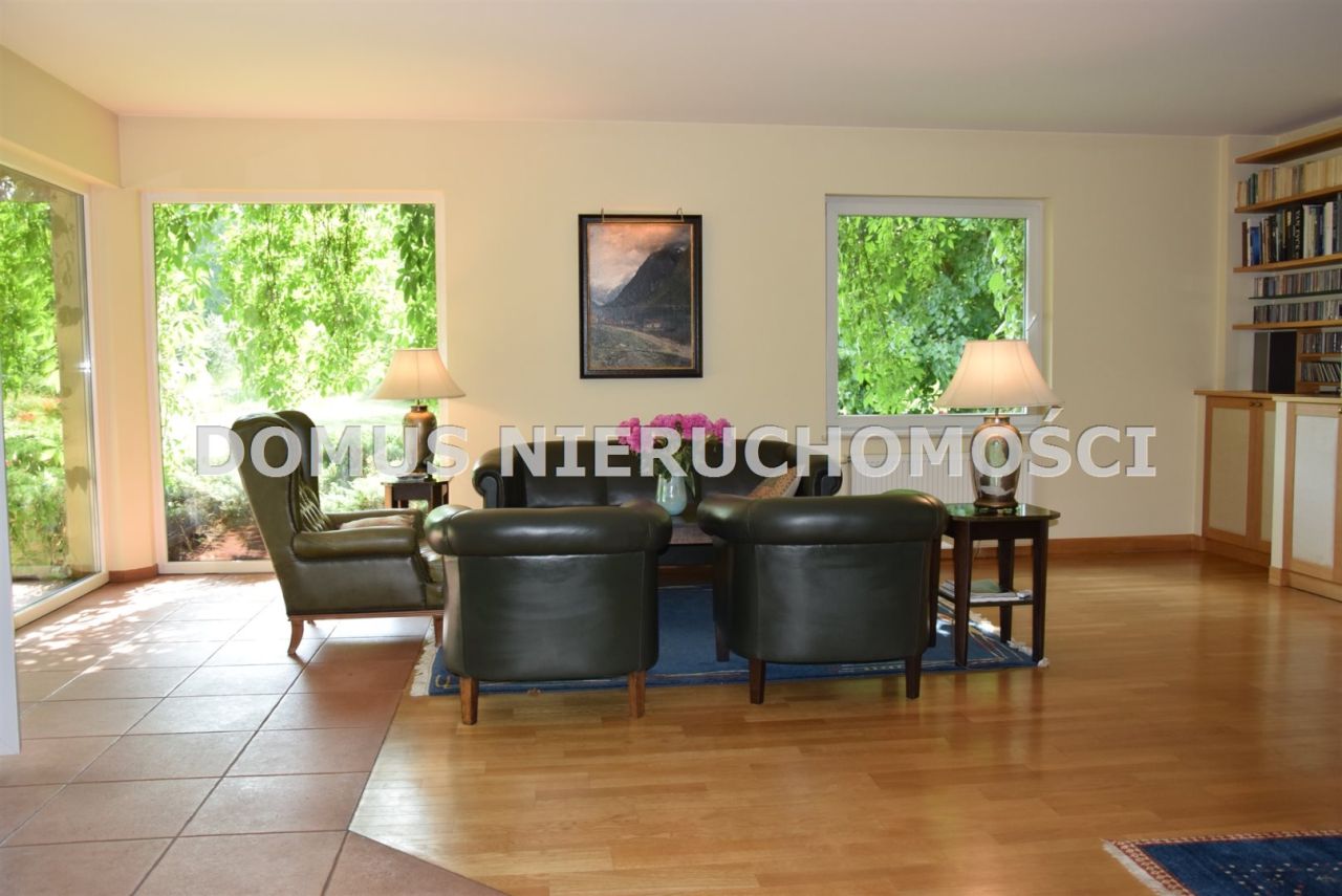 dom wolnostojący, 10 pokoi Ewcin. Zdjęcie 9