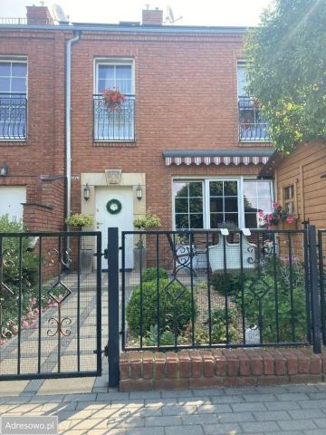 Mieszkanie 4-pokojowe Śrem, ul. Skłodowskiej-Curie. Zdjęcie 1