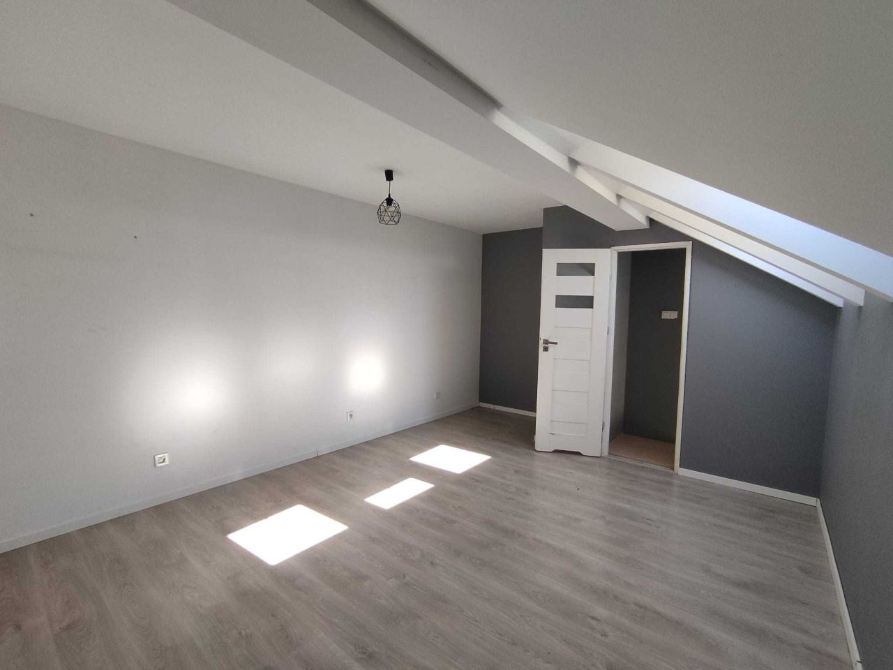 Mieszkanie 4-pokojowe Siechnice. Zdjęcie 3