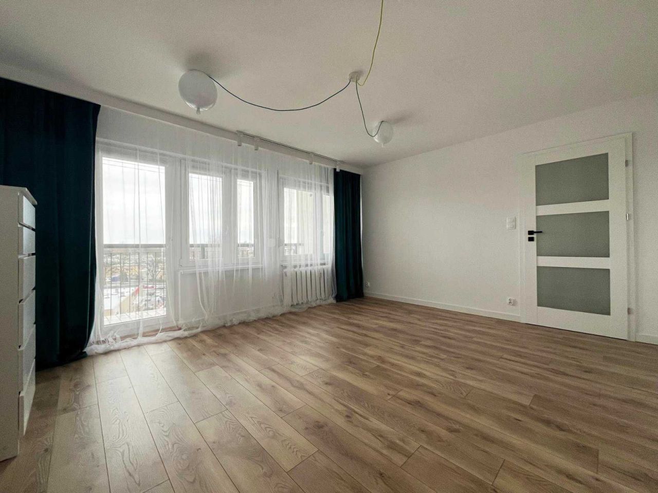 Mieszkanie 4-pokojowe Oleśnica. Zdjęcie 2