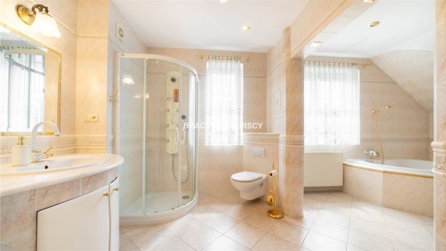 dom wolnostojący, 6 pokoi Libertów, ul. św. Floriana. Zdjęcie 15