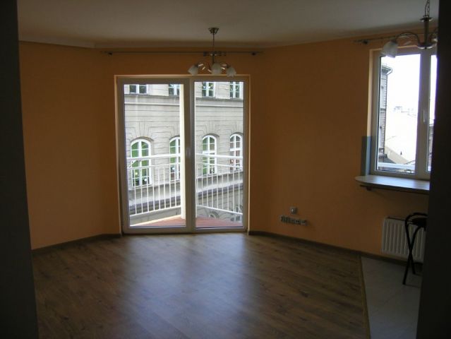 Mieszkanie 2-pokojowe Bielsko-Biała Śródmieście, ul. Komorowicka. Zdjęcie 1