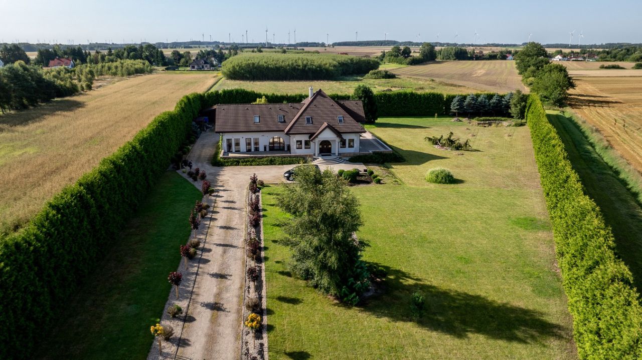 dom wolnostojący, 8 pokoi Czernin