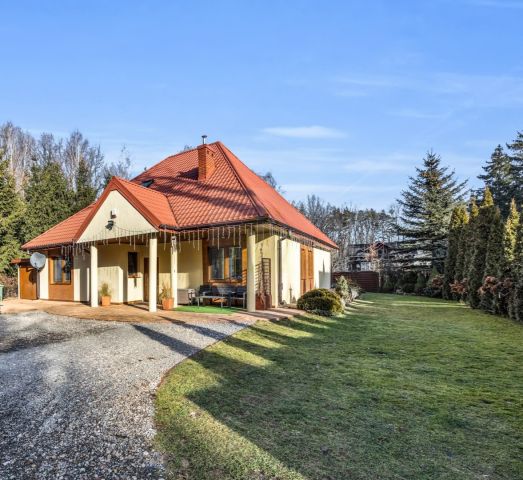 dom wolnostojący, 4 pokoje Adamowizna. Zdjęcie 1