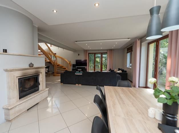 dom wolnostojący, 6 pokoi Czernica, ul. Mikołaja Reja. Zdjęcie 3