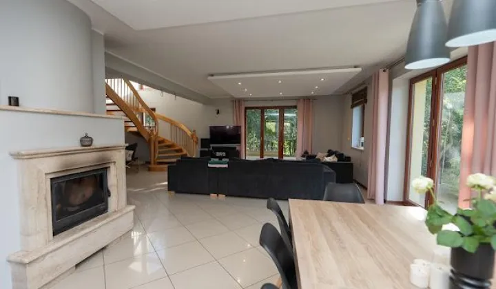 dom wolnostojący, 6 pokoi Czernica, ul. Mikołaja Reja