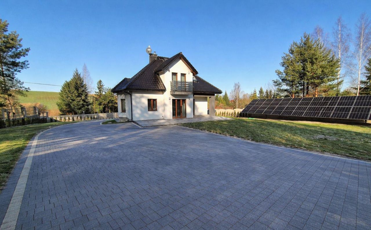 dom wolnostojący, 4 pokoje Gościęcice, Średnia. Zdjęcie 2