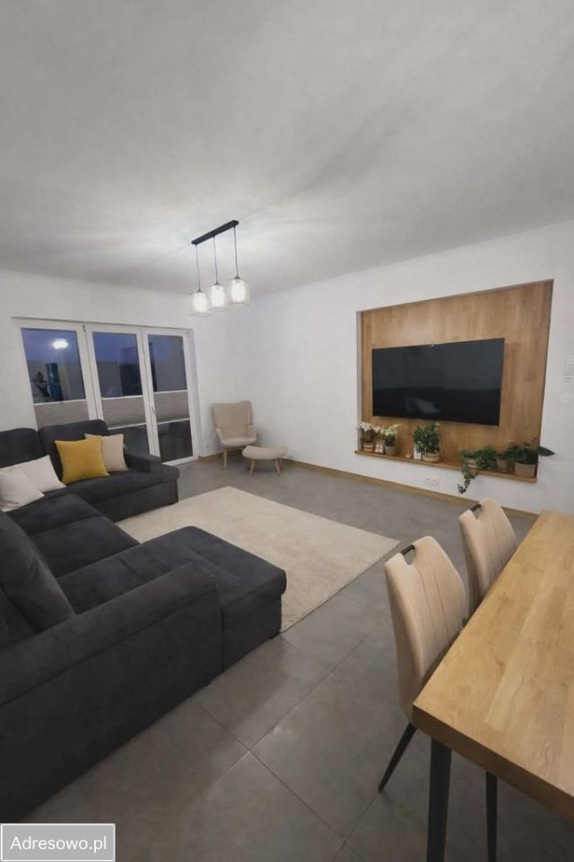 dom wolnostojący, 3 pokoje Obice. Zdjęcie 16