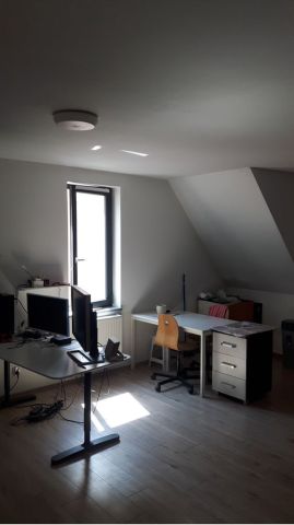 Mieszkanie 3-pokojowe Jelenia Góra Centrum, pl. ks. kard. Stefana Wyszyńskiego. Zdjęcie 1