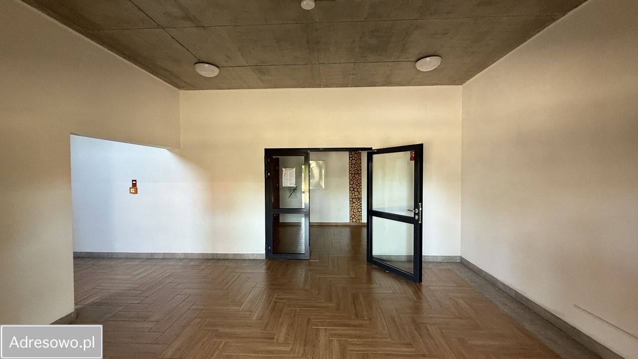 Lokal Kobyłka, ul. ks. Władysława Rosłana. Zdjęcie 2