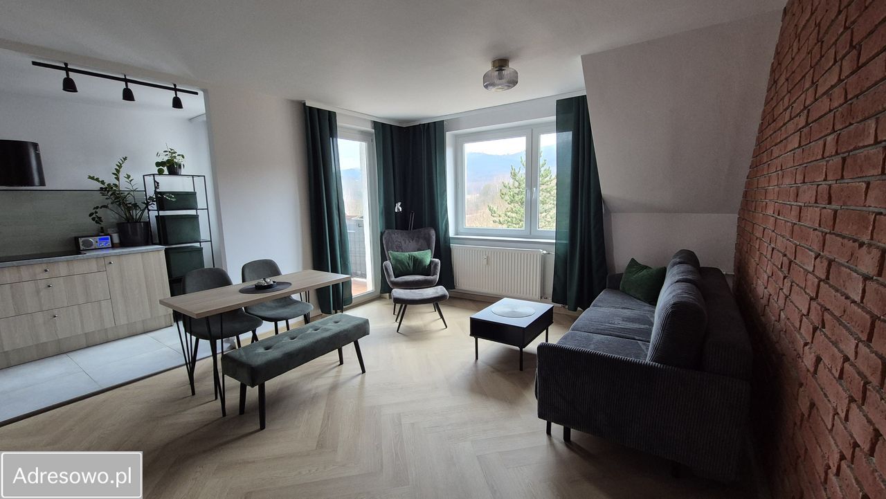 Mieszkanie 3-pokojowe Wałbrzych Biały Kamień. Zdjęcie 1