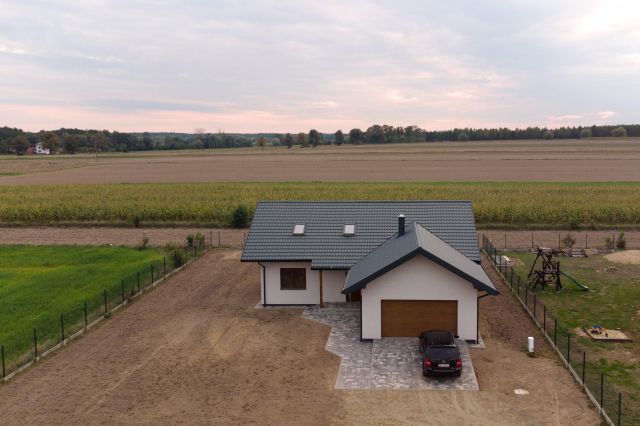 dom wolnostojący, 5 pokoi Joniec-Kolonia. Zdjęcie 1
