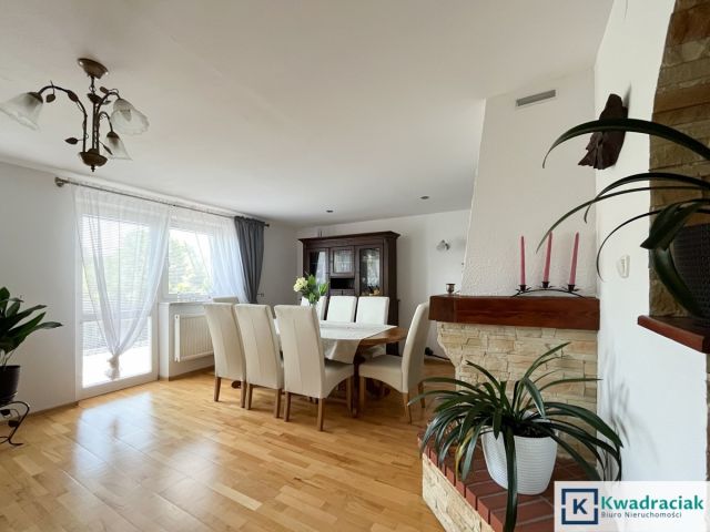 dom wolnostojący, 5 pokoi Krosno Suchodół. Zdjęcie 1