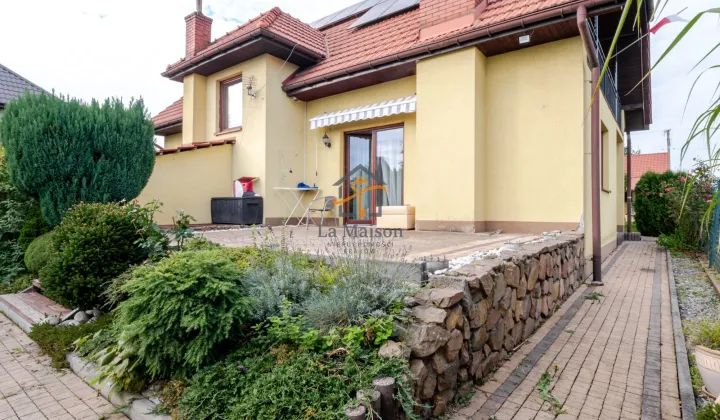 dom wolnostojący, 6 pokoi Rączna