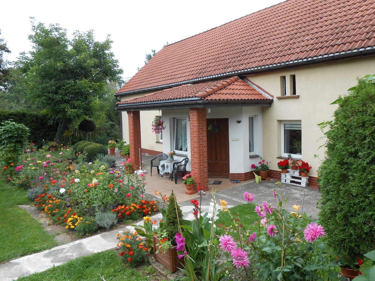 dom wolnostojący, 5 pokoi Kamienna Góra, obrzeża miasta. Zdjęcie 2