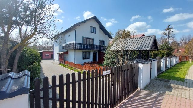 dom wolnostojący, 7 pokoi Opatów, ul. Stefanii Sempołowskiej. Zdjęcie 1