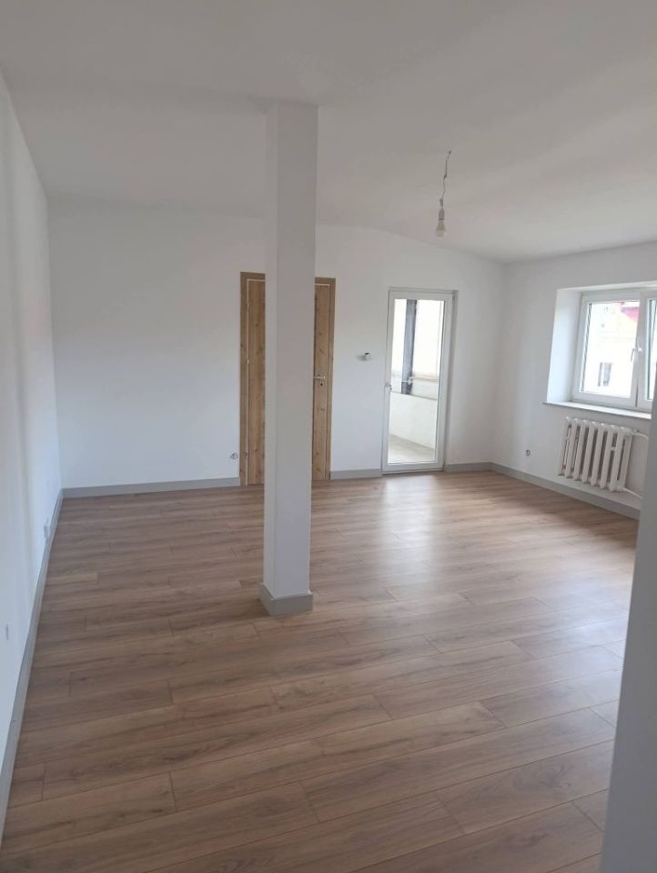 Mieszkanie 4-pokojowe Świdnik. Zdjęcie 1