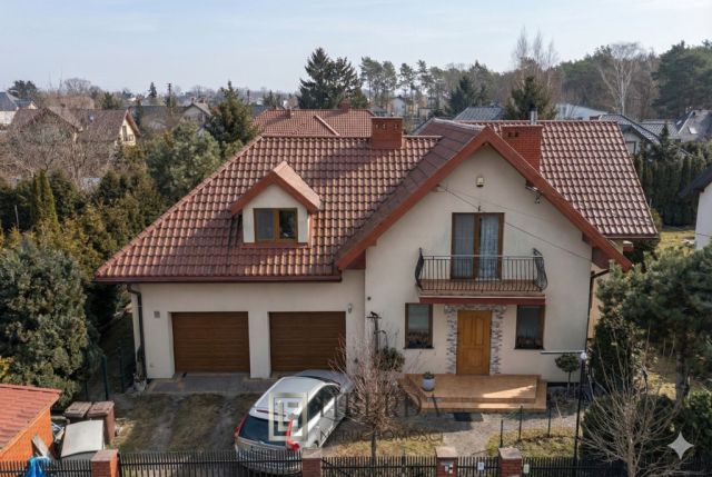 dom wolnostojący, 5 pokoi Marki, ul. Stanisława Żółkiewskiego. Zdjęcie 2