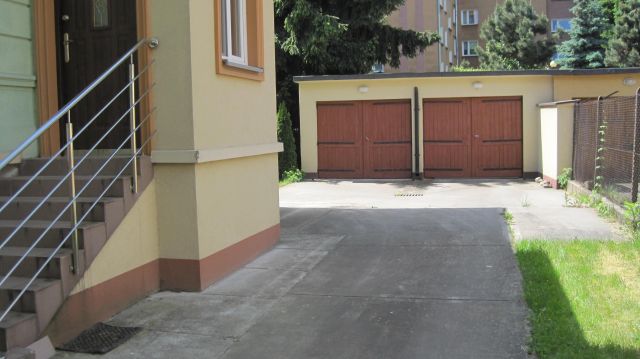 dom wolnostojący, 6 pokoi Tarnów Śródmieście, ul. Szymona Starowolskiego. Zdjęcie 3