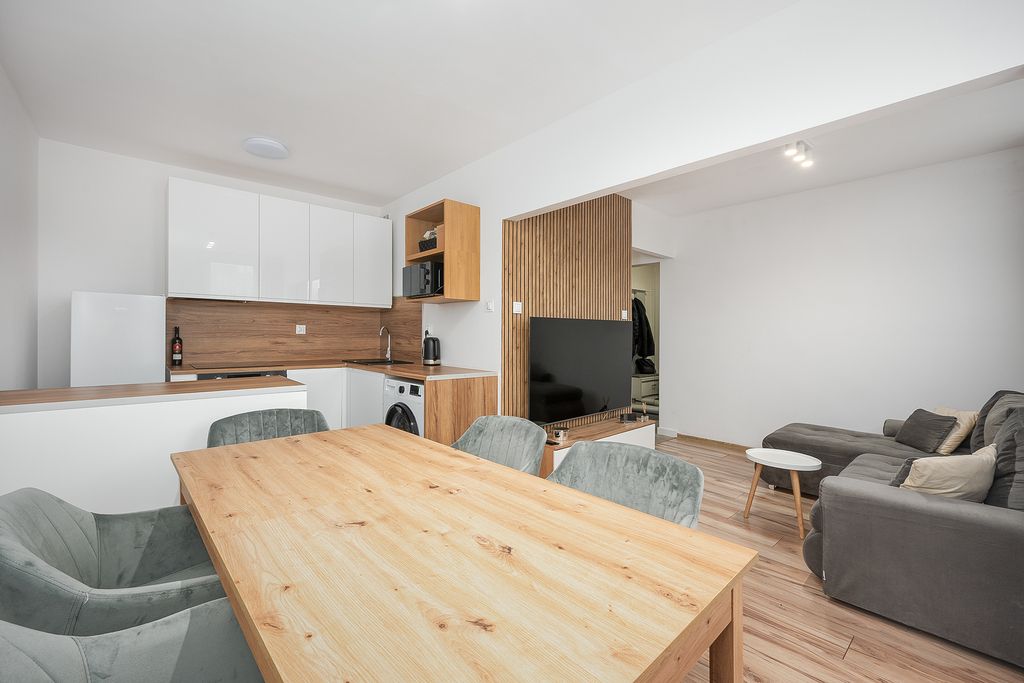 Mieszkanie 2-pokojowe Łódź Dąbrowa, rondo Władysława Broniewskiego. Zdjęcie 3