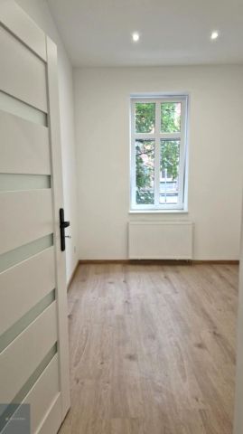 Mieszkanie 3-pokojowe Bytom, ul. Jana Smolenia. Zdjęcie 8