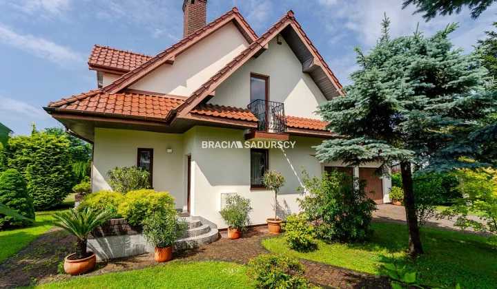 dom wolnostojący, 5 pokoi Kraków Dębniki, ul. Kostrzecka