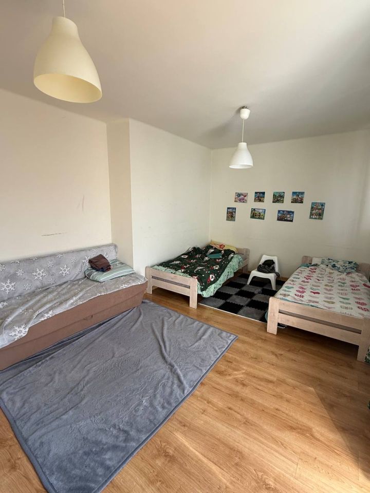 Mieszkanie 3-pokojowe Obory. Zdjęcie 2