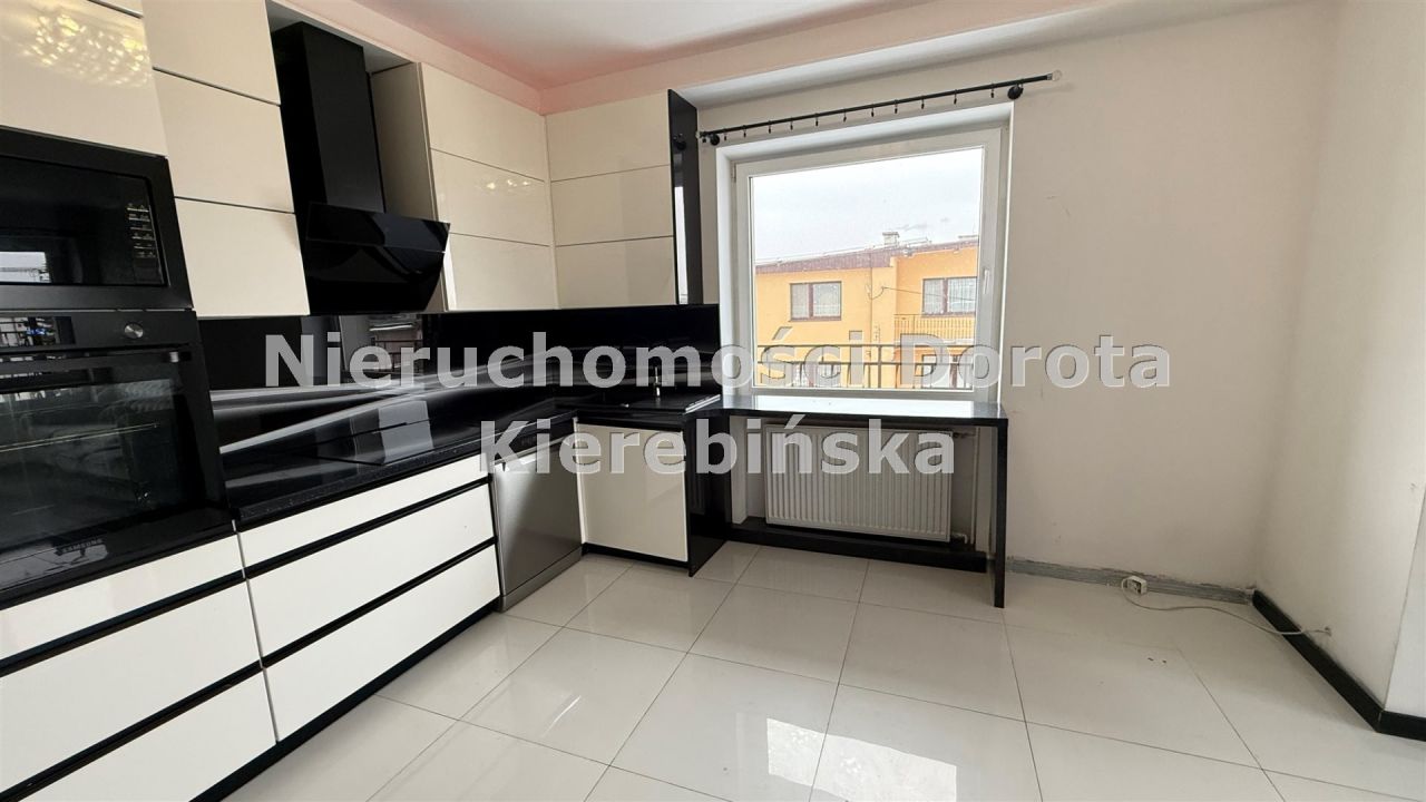 dom wolnostojący, 10 pokoi Tomaszów Mazowiecki. Zdjęcie 18