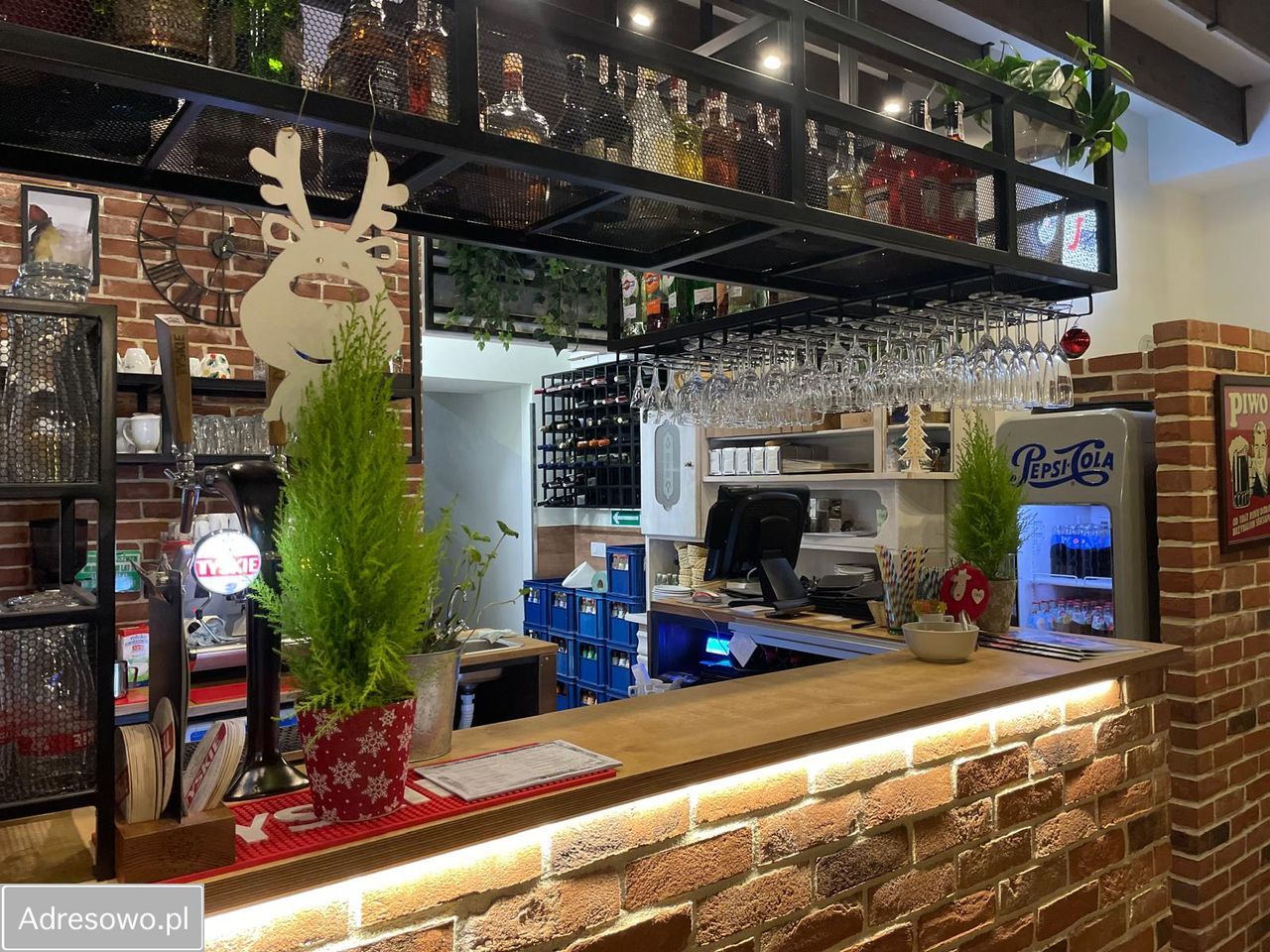 Lokal Niepołomice, rynek Rynek. Zdjęcie 4