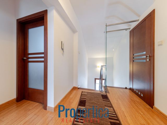 bliźniak, 7 pokoi Warszawa Wawer, ul. Liliowa. Zdjęcie 10