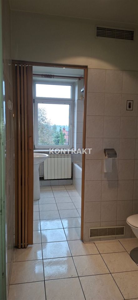 dom wolnostojący, 8 pokoi Chełmek, ul. Piastowska. Zdjęcie 9