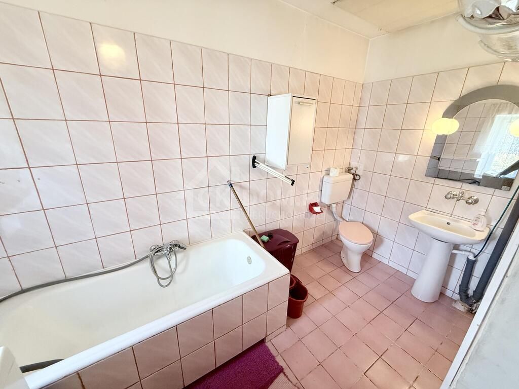 dom wolnostojący, 2 pokoje Kielce Biesaki. Zdjęcie 4